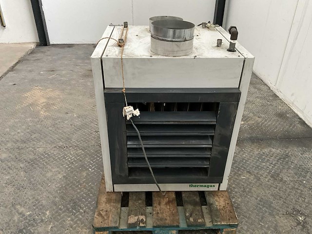 Universum lownox wandverwarming - afbeelding 6 van  7