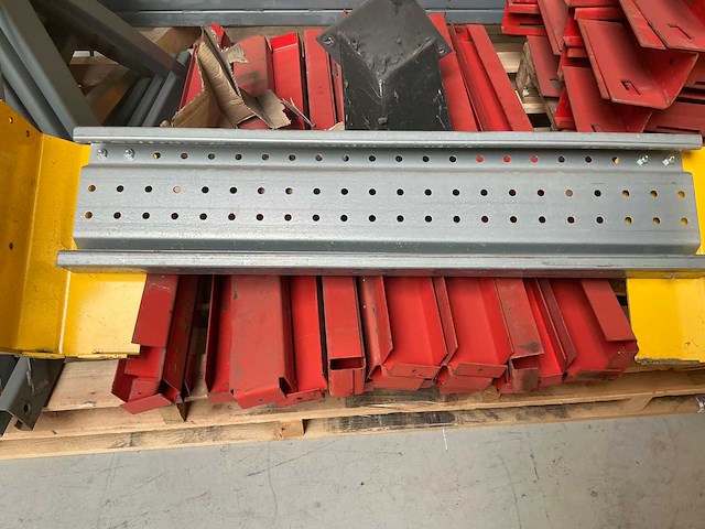 Unknown - draagarmstelling - afbeelding 5 van  13