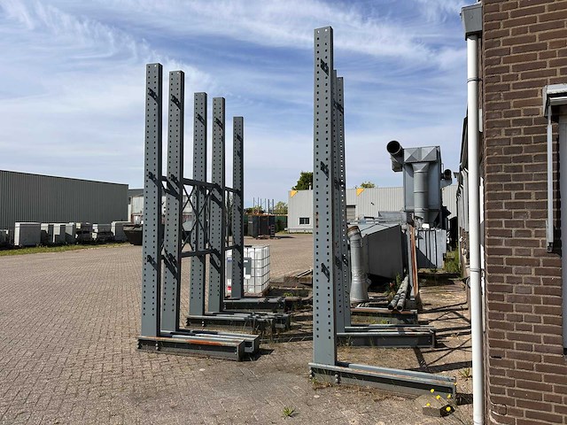 Unknown - draagarmstelling - afbeelding 6 van  13