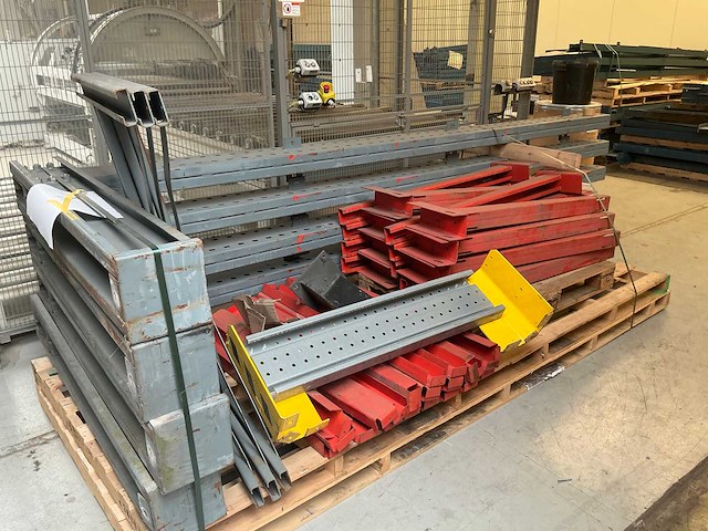 Unknown - draagarmstelling - afbeelding 9 van  13