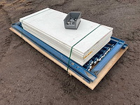 Unknown - draagarmstelling - afbeelding 1 van  6