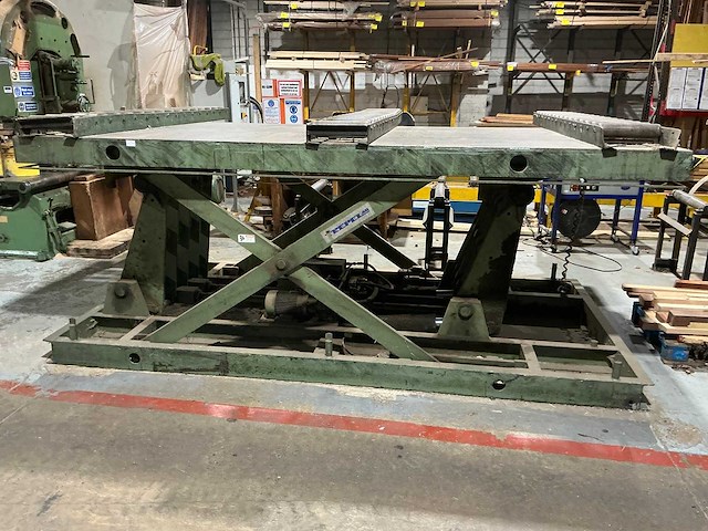 Unknown - lifting platforms - afbeelding 1 van  2