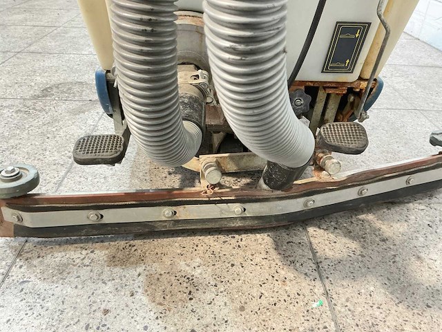 Unknown - schoonmaakwagen - afbeelding 2 van  12