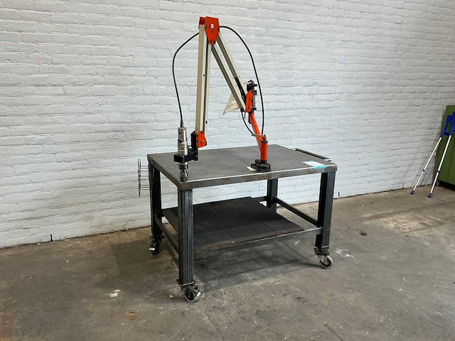 Unknown - tafelboormachine - afbeelding 1 van  3