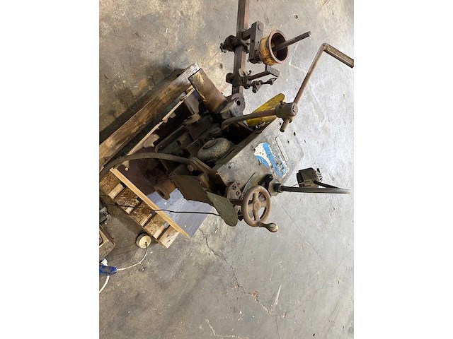 Unknown - tool grinding machine - afbeelding 1 van  9
