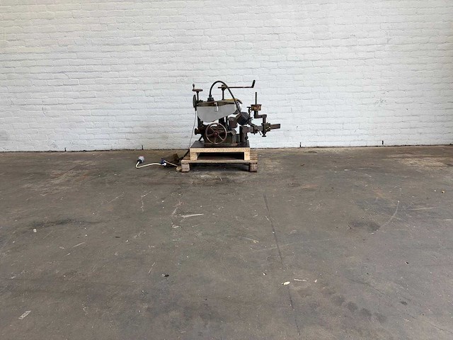 Unknown - tool grinding machine - afbeelding 2 van  9