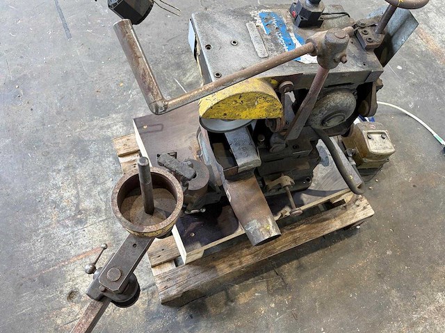 Unknown - tool grinding machine - afbeelding 8 van  9