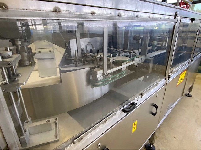 Unscrambler flessen opzetmachine met palletlift - afbeelding 2 van  11