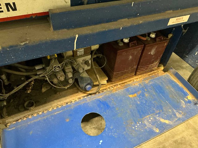 Up-right xl-24 hoogwerker 9 meter - afbeelding 7 van  13