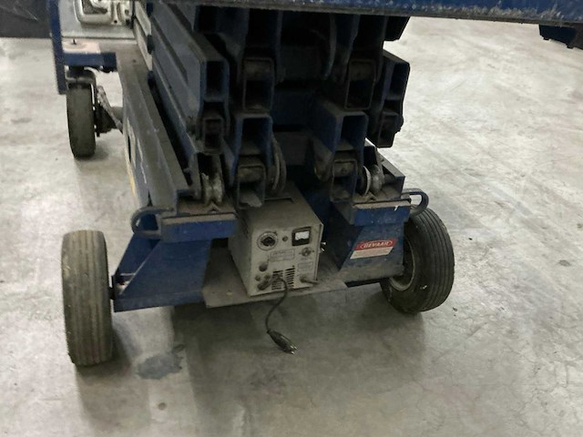 Up-right xl-24 hoogwerker 9 meter - afbeelding 10 van  13