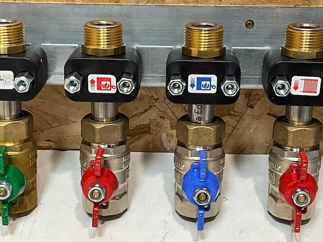 Uponor combi port hybride aansluitbeugel - afbeelding 4 van  7