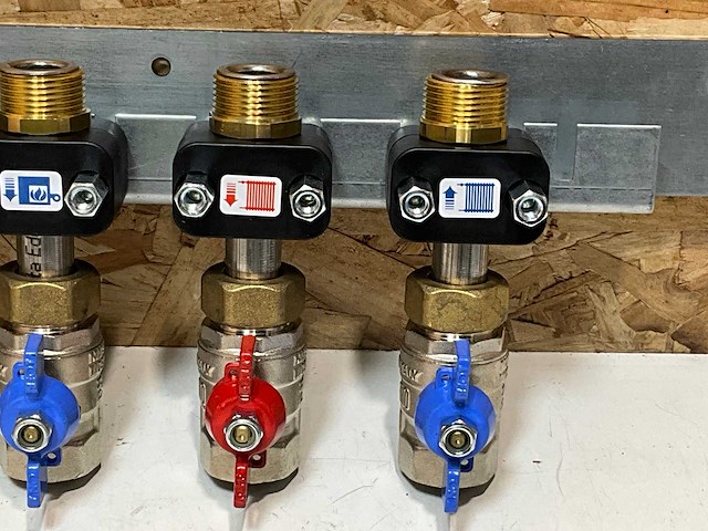 Uponor combi port hybride aansluitbeugel - afbeelding 5 van  7