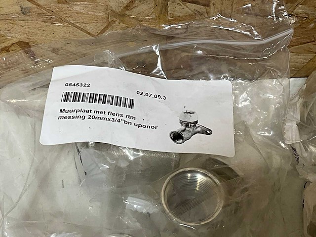 Uponor muurplaat met flens rtm messing 20mmx3/4"bn. (18x) - afbeelding 6 van  6