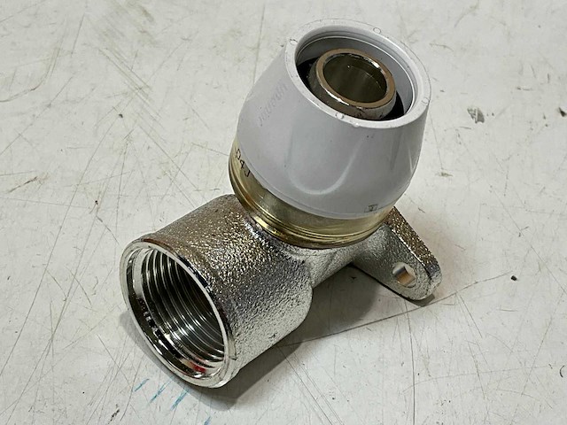 Uponor muurplaat met flens rtm messing 20mmx3/4"bn. (18x) - afbeelding 2 van  6