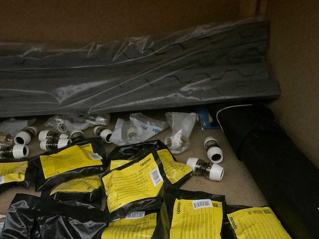Uponor partij divers installatiemateriaal - afbeelding 4 van  5