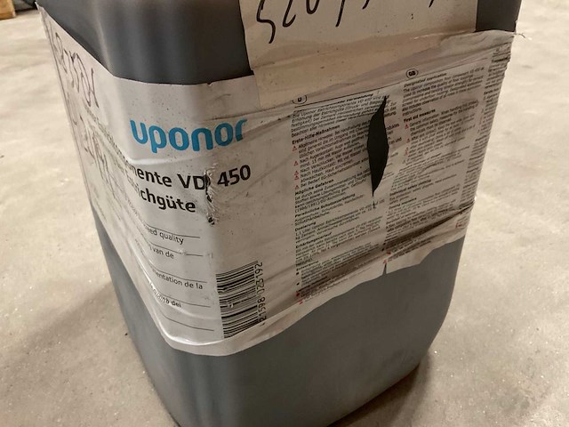 Uponor vd-450 jerrycan á 20l cementtoevoeging - afbeelding 2 van  2