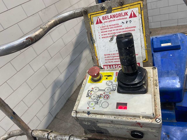 Upright - 2005 - ab38 - hoogwerker - afbeelding 8 van  10