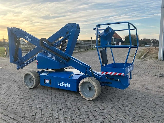 Upright ab38n hoogwerker - afbeelding 14 van  18