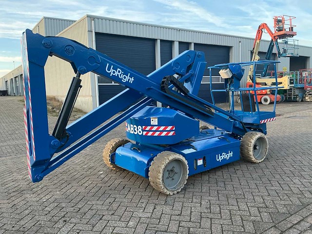 Upright ab38n hoogwerker - afbeelding 15 van  18