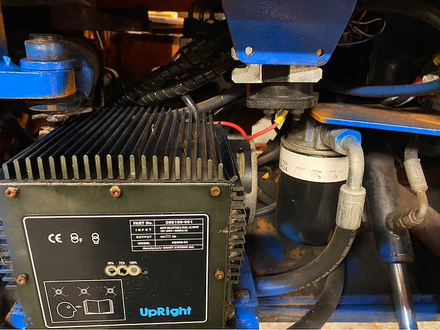 Upright tm12 hoogwerker - afbeelding 4 van  15