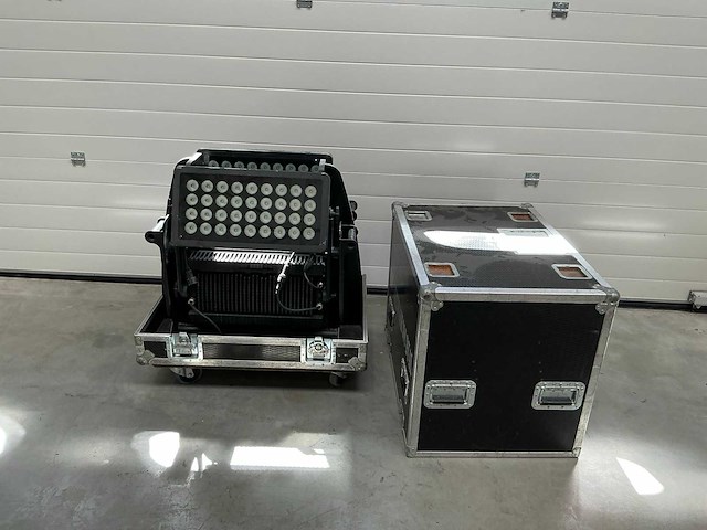 Urc 300 dual led citywash (4x) - afbeelding 2 van  5