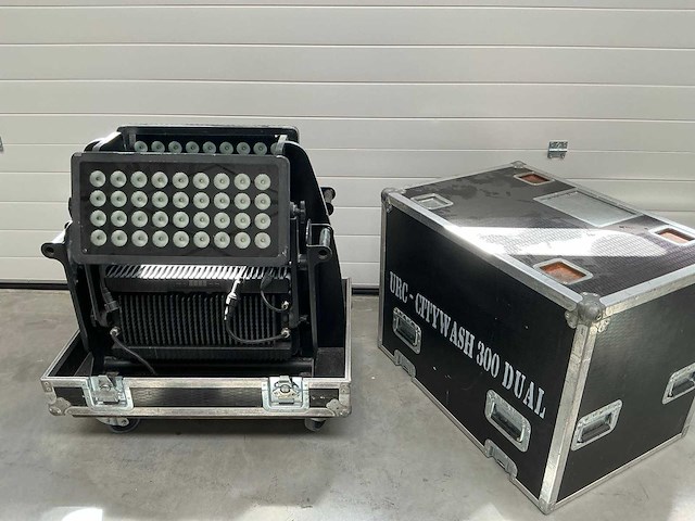 Urc 300 dual led citywash (4x) - afbeelding 1 van  5