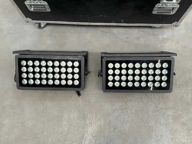 Urc 300 rgbw 18 ip67 citywash (4x) - afbeelding 1 van  2
