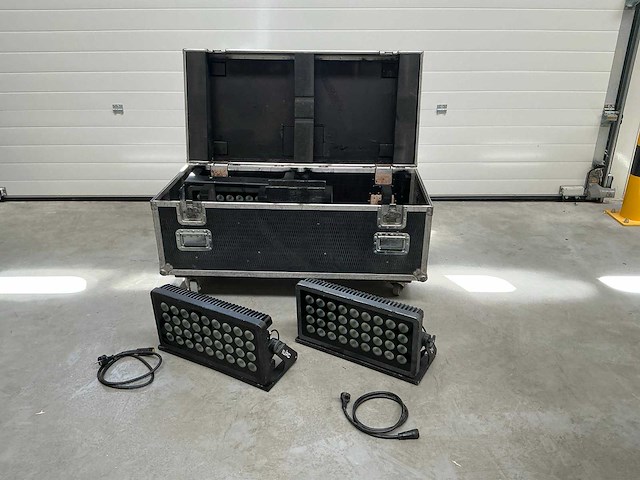 Urc 300 rgbw 45” ip67 citywash (6x) - afbeelding 1 van  4
