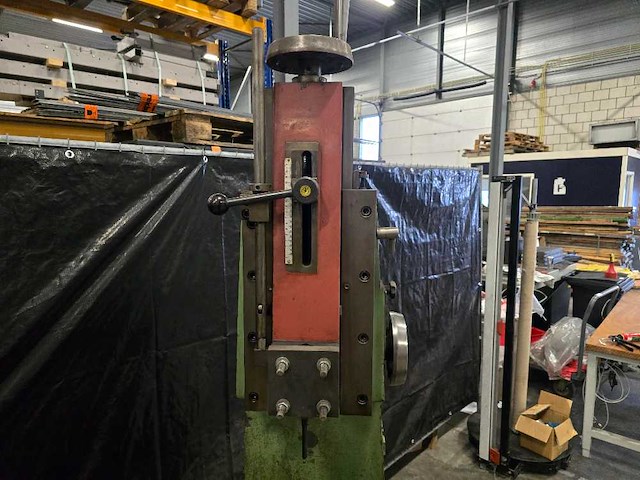 Urpe - m 200 - vertical steekmachine - afbeelding 6 van  8