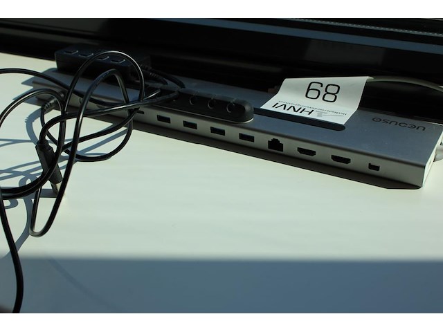 Usb-c hub ucouso docking station. - afbeelding 2 van  2