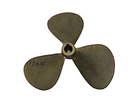 Used vetus p3b-13x12r propeller 3-blade brass right handed 25 mm - afbeelding 1 van  2
