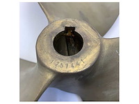 Used vetus p3b-17x14r propeller 3-blade brass right handed 30 mm - afbeelding 4 van  4