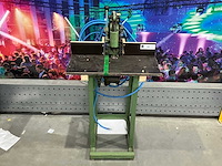 Usine union 907pp ponsmachine - afbeelding 1 van  9