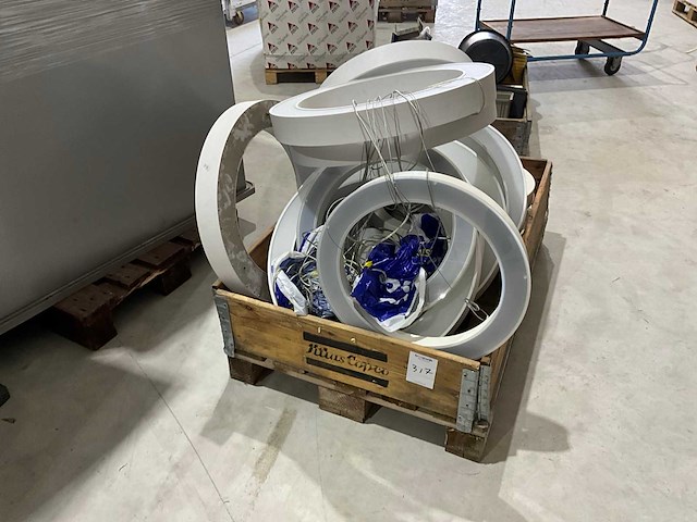 Uti verlichting (16x) - afbeelding 1 van  6