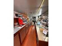 Utilimaster - curb-side mobiele koffie corner met toegangsdeur aan de passagierszijde - afbeelding 5 van  16