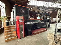 Utilimaster - curb-side mobiele koffie corner met toegangsdeur aan de passagierszijde - afbeelding 7 van  16