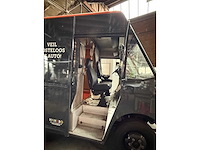 Utilimaster - curb-side mobiele koffie corner met toegangsdeur aan de passagierszijde - afbeelding 10 van  16