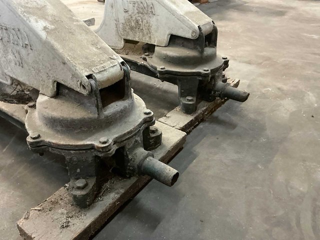 Utina antieke koeien waterbakken (2x) - afbeelding 4 van  5