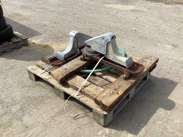 Utina rundvee weidepompen (2x) - afbeelding 2 van  4