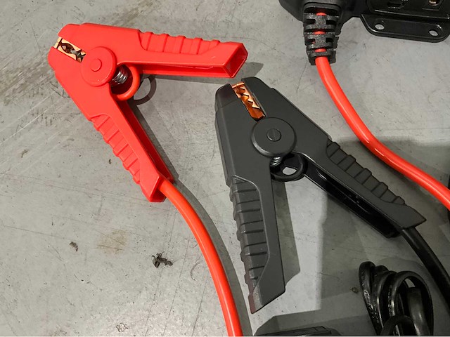 Utra force equipment - 2026 - eps-800 - startbooster / power bank - afbeelding 3 van  9