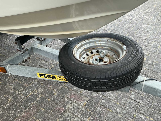 Uttern 4602 consoleboot met pega boottrailer - afbeelding 9 van  22