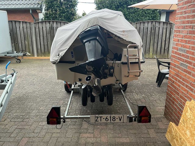 Uttern 4602 consoleboot met pega boottrailer - afbeelding 19 van  22