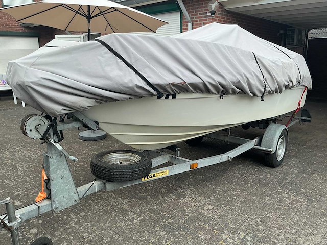 Uttern 4602 consoleboot met pega boottrailer - afbeelding 22 van  27