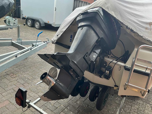 Uttern 4602 consoleboot met pega boottrailer - afbeelding 25 van  27