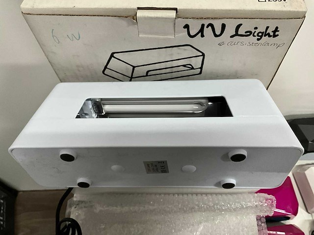 Uv-nagellamp 9w (28x) - afbeelding 1 van  2