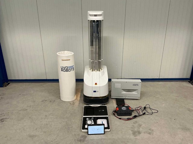 Uvd robots - 2021 - model c - uvd disinfection robot - afbeelding 1 van  7