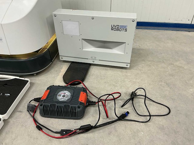 Uvd robots - 2021 - model c - uvd disinfection robot - afbeelding 4 van  7