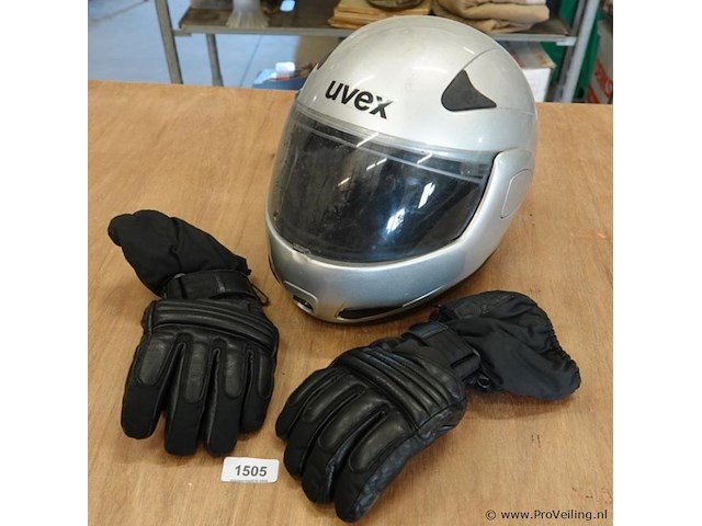 Uvex motorhelm met paar motor handschoenen - afbeelding 1 van  5