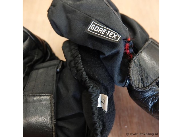 Uvex motorhelm met paar motor handschoenen - afbeelding 4 van  5