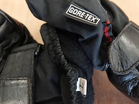 Uvex motorhelm met paar motor handschoenen - afbeelding 4 van  5